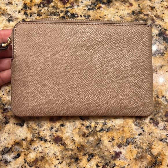 Coach Wristlet - Picture 4 of 4